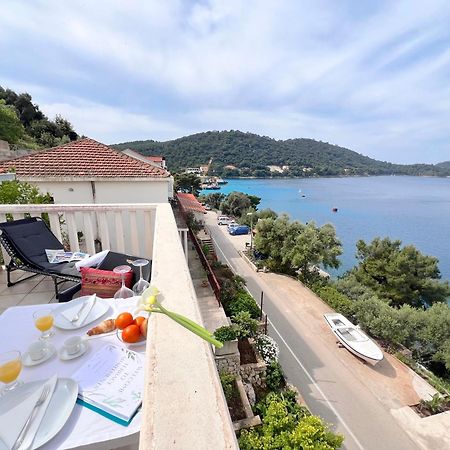 Terrace Studios With Panoramic Seaview Убли Экстерьер фото