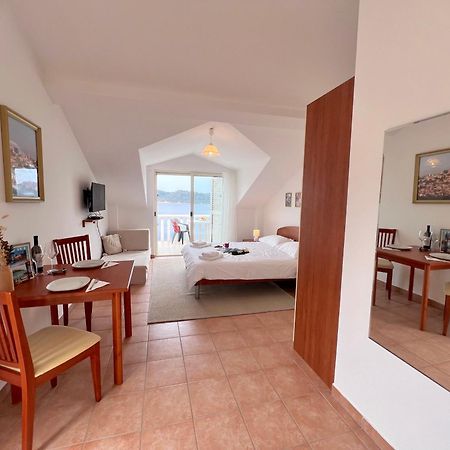 Terrace Studios With Panoramic Seaview Убли Экстерьер фото