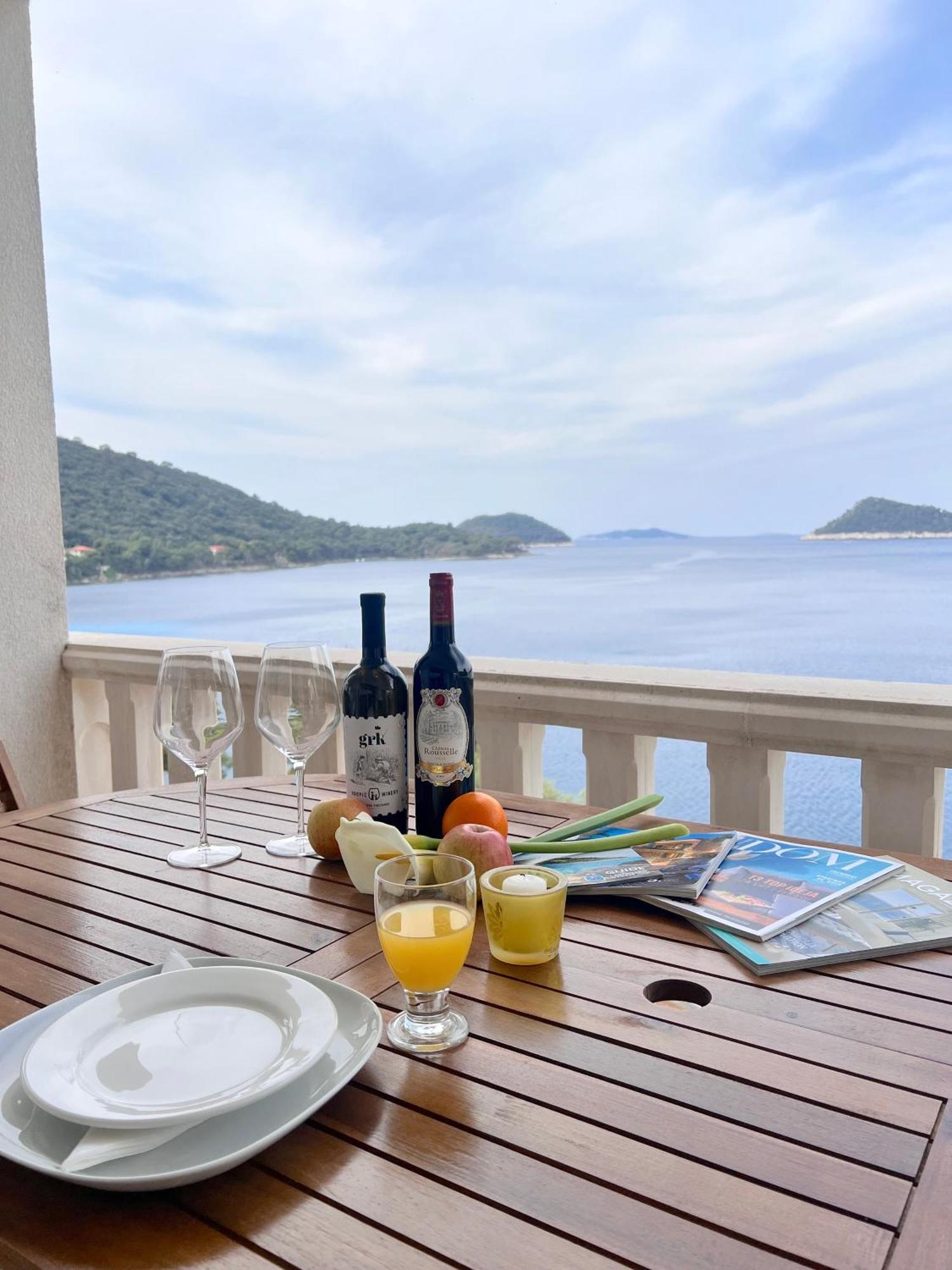 Terrace Studios With Panoramic Seaview Убли Экстерьер фото