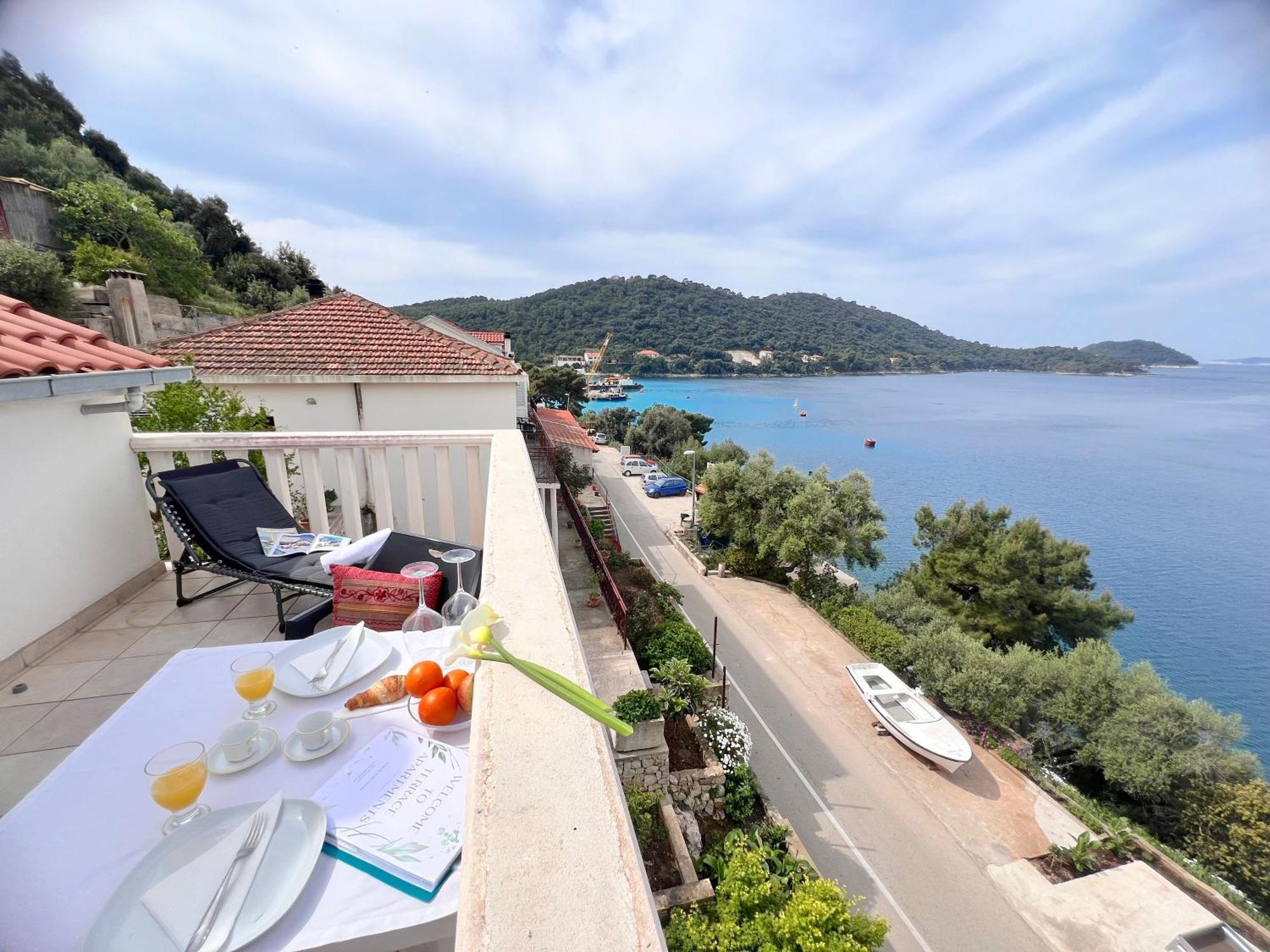 Terrace Studios With Panoramic Seaview Убли Экстерьер фото