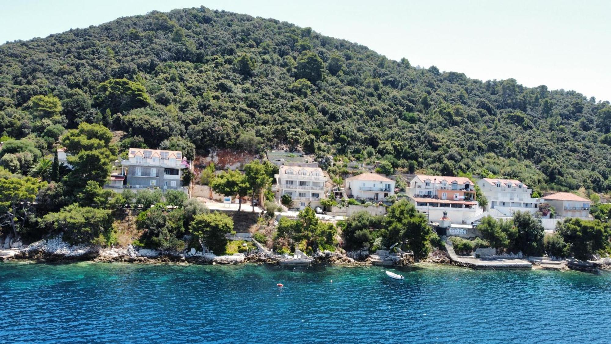 Terrace Studios With Panoramic Seaview Убли Экстерьер фото